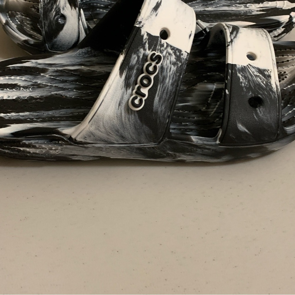 CROCS Classic Marbled Two Strap Slides Sandals Black White Women’s 11 Beach - Picture 9 of 11